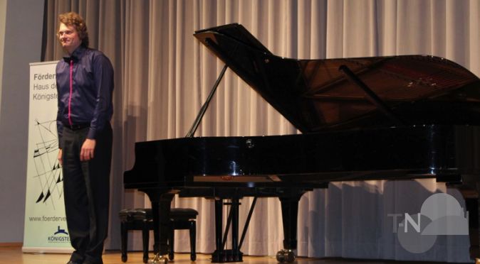 Hardy Rittner Der Pianist mit den flinken Händen – Hardy Rittner spielt Chopin im HdB ...
