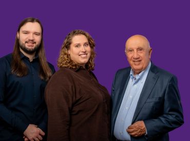 Bild von Tobias Raum, Fiona Byrne und Nasser Djafari