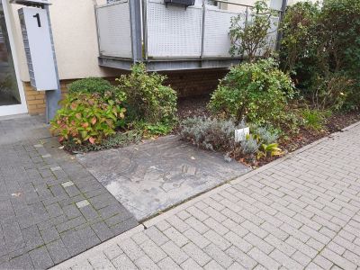 Das große Rätsel um die kleine Platte in der CampKingAllee Taunus