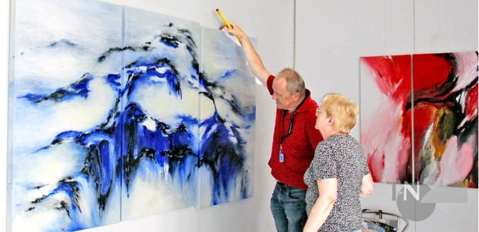 Bilder so groß, dass man doppelt große Wohnzimmer braucht | Taunus